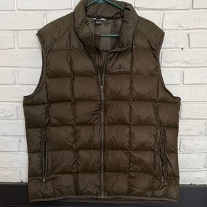 Eddie Bauer Men's Dark Green Down Quilted Vest